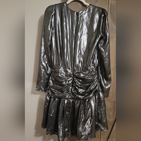 Bar Ill Women's Metallic Lamé Blouson Mini Dress silver. Size small - Picture 12 of 13